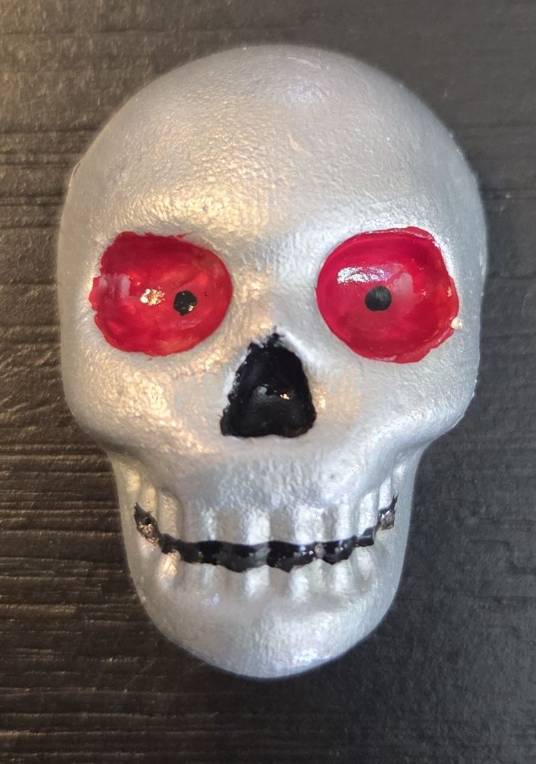 Painted Skull art size 1"X 1.5" with Magnetic back