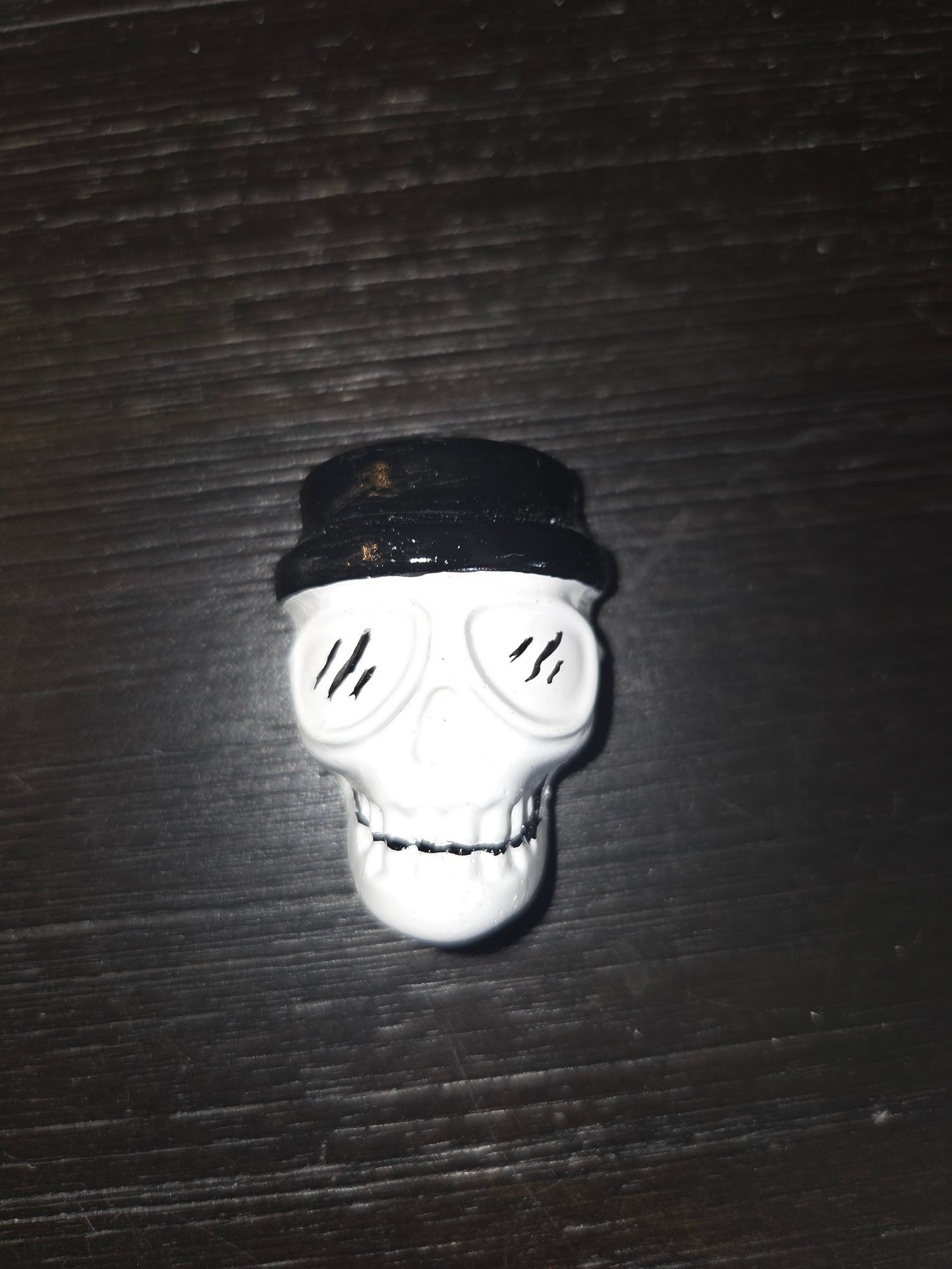 Painted Skull art size 1"X 1.5" with Magnetic back