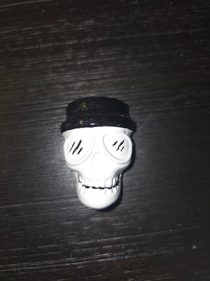 Painted Skull art size 1"X 1.5" with Magnetic back