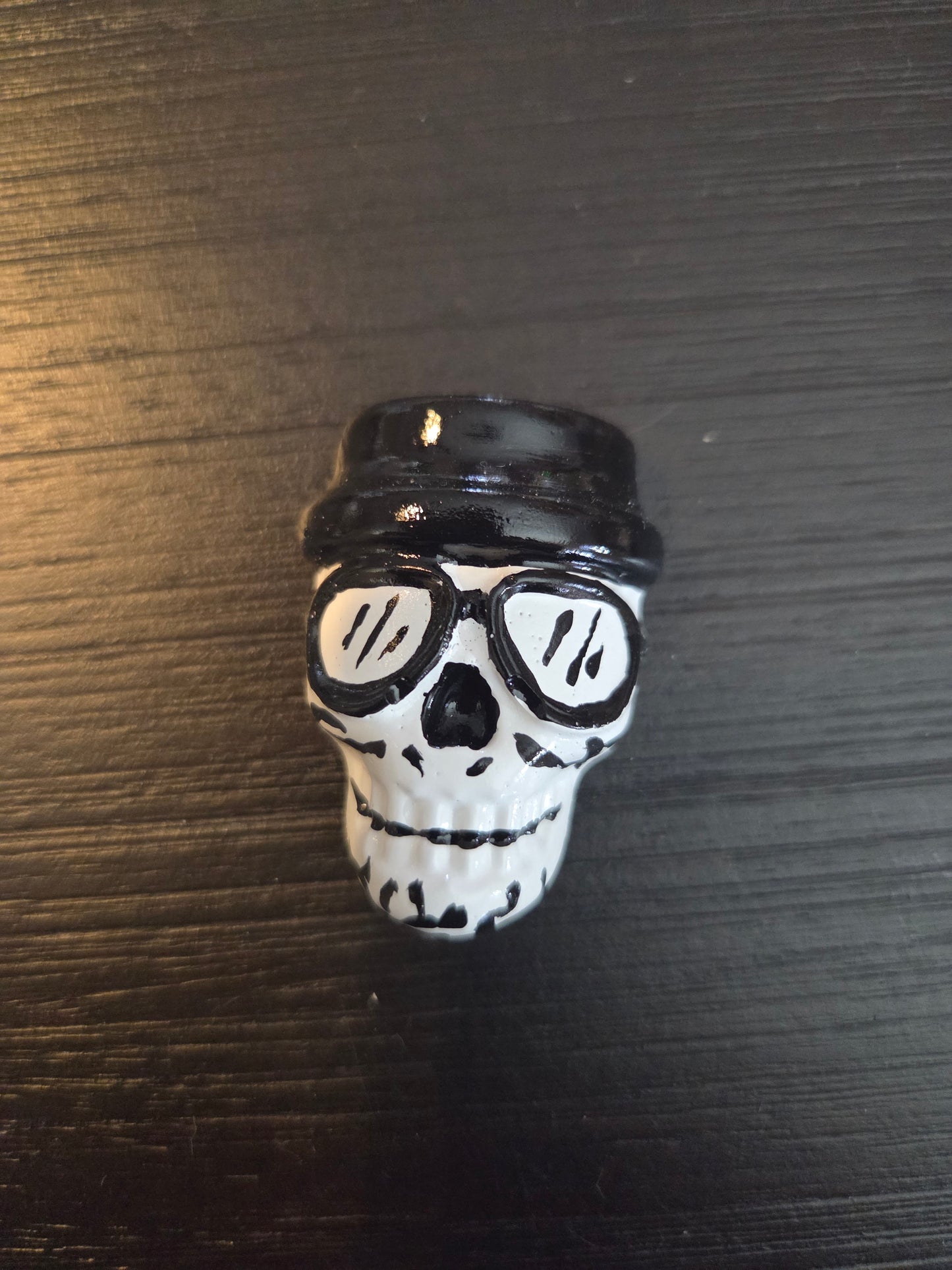 Painted Skull art size 1"X 1.5" with Magnetic back