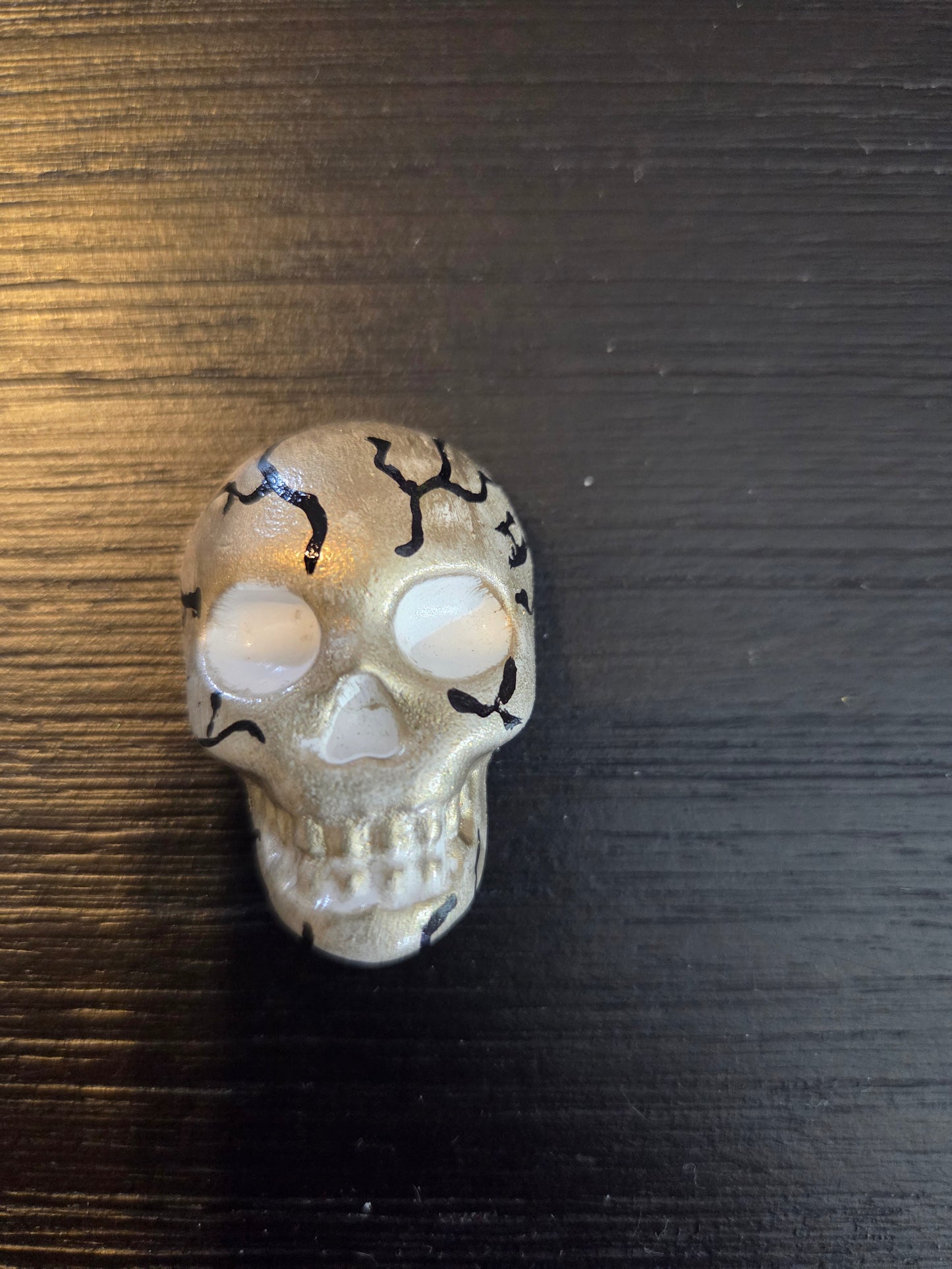 Painted Skull art size 1"X 1.5" with Magnetic back