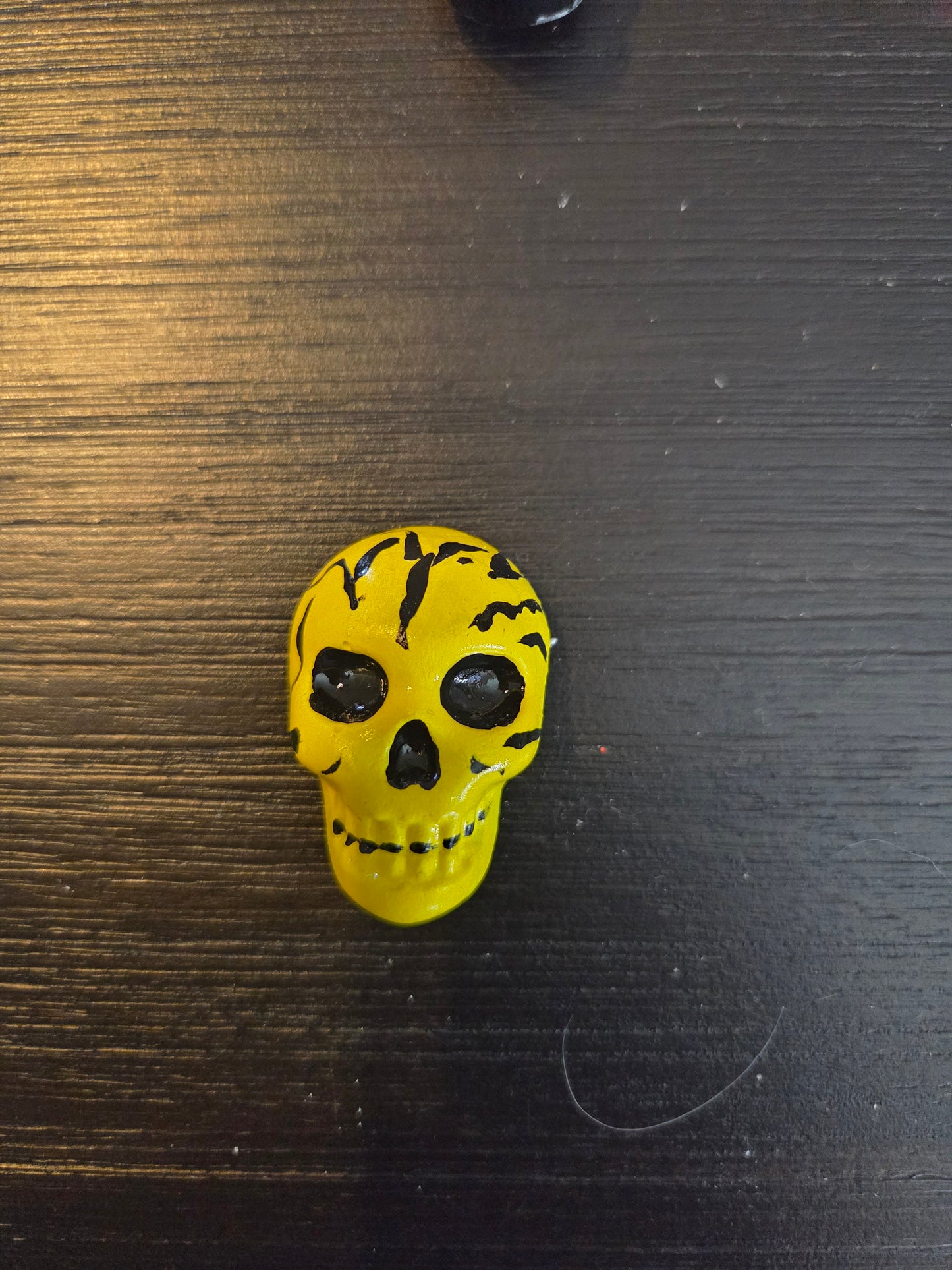 Painted Skull art size 1"X 1.5" with Magnetic back