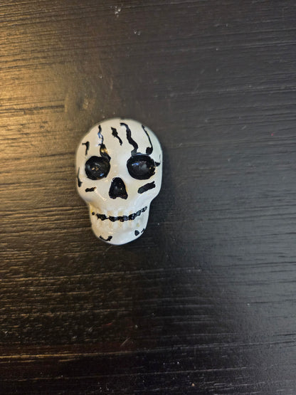 Painted Skull art size 1"X 1.5" with Magnetic back